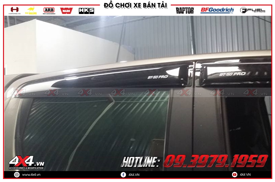 Tư vấn lắp vè che mưa cho xe Mazda BT50